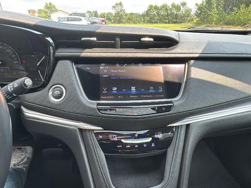 Certified 2018 Cadillac XT5 Luxury w/ Driver Awareness Package FWD image 16