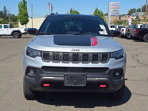 Used 2024 Jeep Compass Trailhawk AWD/4WD image 19