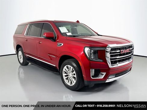 Used 2021 GMC Yukon XL SLT w/ SLT Luxury Plus Package AWD/4WD image 3