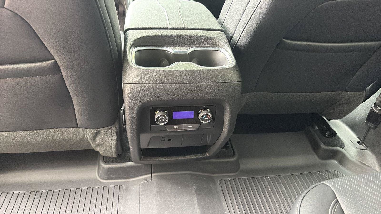 Used 2026 Chevrolet Traverse LT w/ LPO, Floor Liner Package FWD image 25