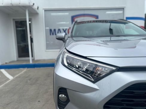 Used 2020 Toyota RAV4 XLE w/ Convenience Package AWD/4WD image 11