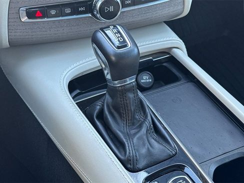 Used 2021 Volvo XC90 T6 Inscription image 24