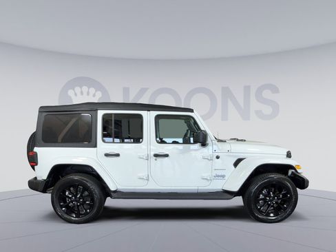 Used 2023 Jeep Wrangler Unlimited Sahara w/ Cold Weather Group AWD/4WD image 8