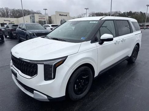 New 2026 Kia Carnival FWD image 3