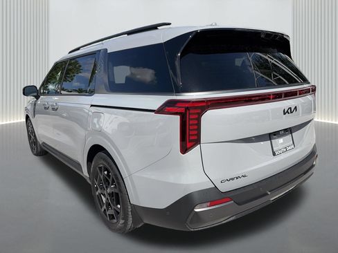 Used 2026 Kia Carnival SX Prestige FWD image 5