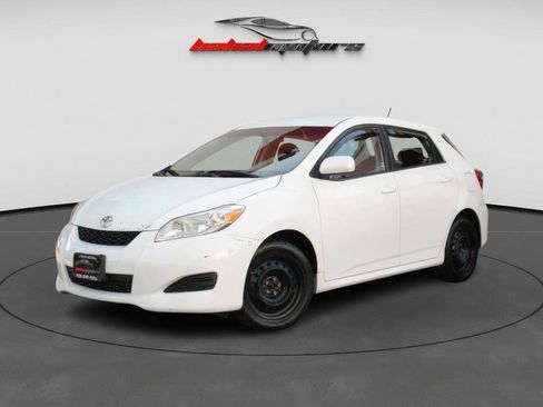 Used 2010 Toyota Matrix image 3