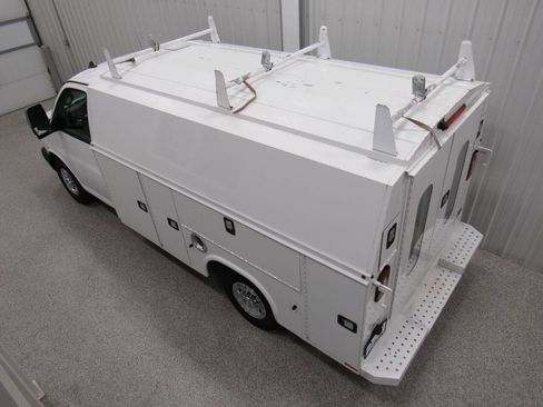 Used 2018 Chevrolet Express 3500 w/ Power Convenience Package image 6