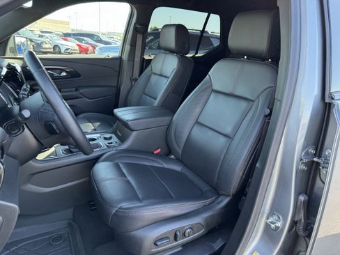 Used 2023 Chevrolet Traverse RS w/ LPO, Floor Liner Package image 25