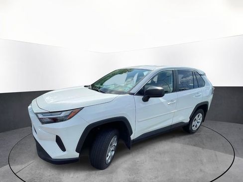 Used 2024 Toyota RAV4 LE AWD/4WD image 3