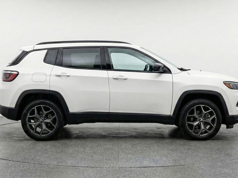 Used 2025 Jeep Compass Limited AWD/4WD image 11