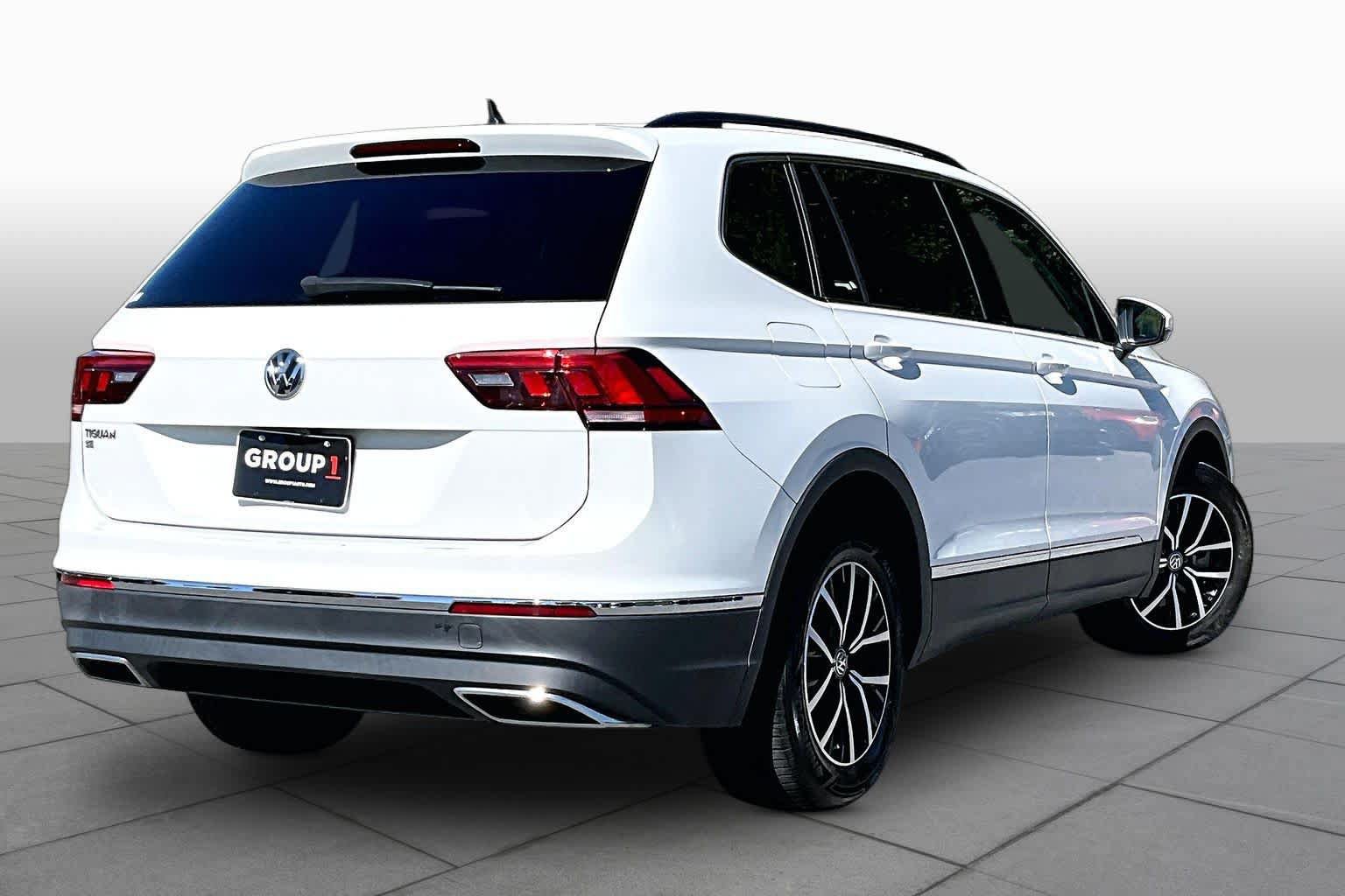Used 2021 Volkswagen Tiguan SE w/ Panoramic Sunroof Package FWD image 13