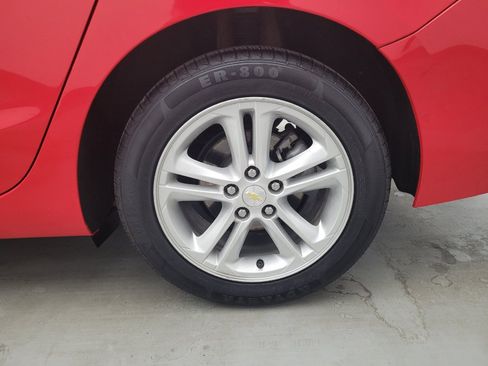 Used 2017 Chevrolet Cruze LT FWD image 31