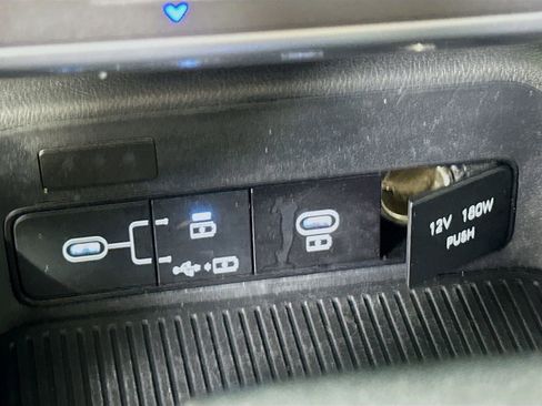 Used 2024 Hyundai Kona SEL FWD image 29