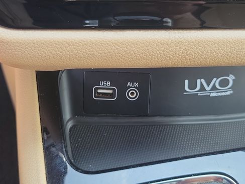 Used 2016 Kia Sedona EX FWD image 24