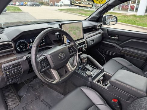 Used 2024 Toyota Tacoma Limited w/ Limited Package (LT) image 17