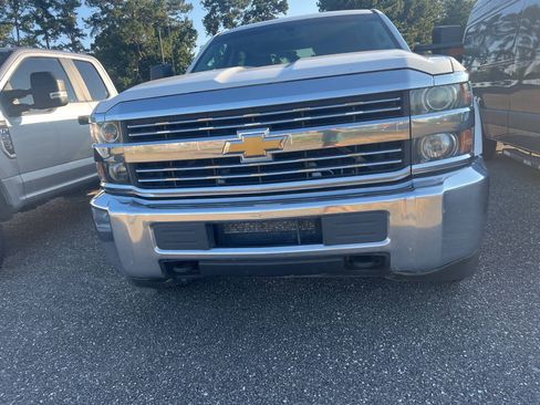 Used 2018 Chevrolet Silverado 2500 W/T w/ WT Convenience Package AWD/4WD image 3