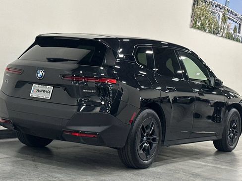 Used 2024 BMW iX xDrive50 w/ Premium Package AWD/4WD image 4