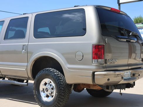 Used 2004 Ford Excursion Limited AWD/4WD image 7