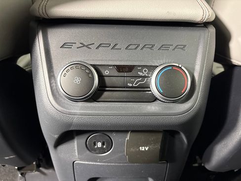 Certified 2025 Ford Explorer Active w/ Active Comfort Package image 31