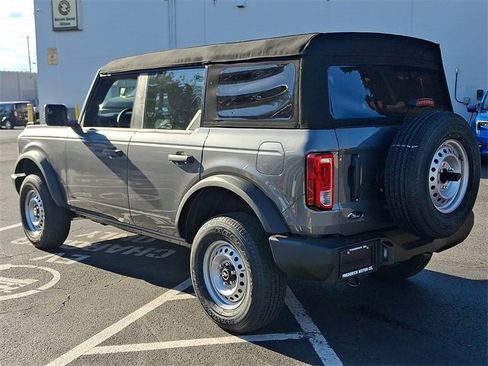 New 2025 Ford Bronco 4-Door image 4