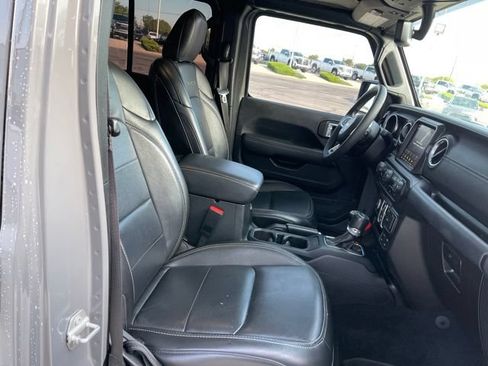Used 2023 Jeep Wrangler Unlimited Sahara AWD/4WD image 18