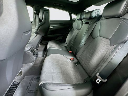 Used 2022 Audi e-tron GT Premium Plus image 9