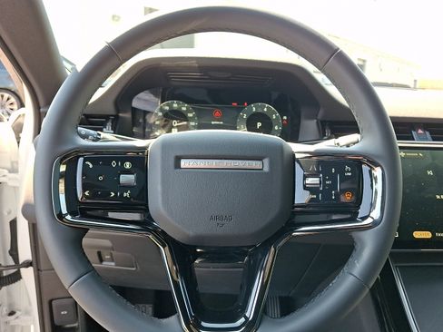 Used 2026 Land Rover Range Rover Evoque S AWD/4WD image 18