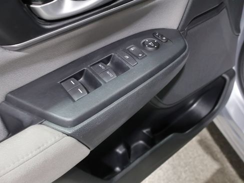 Used 2018 Honda CR-V EX image 14