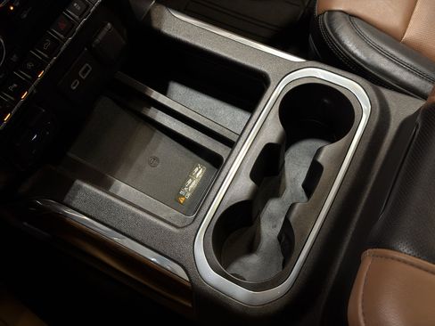 Used 2021 Chevrolet Silverado 1500 High Country w/ Technology Package image 23