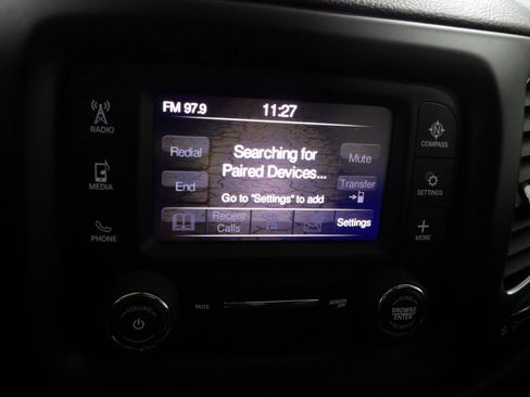 Used 2018 Jeep Compass Latitude w/ Cold Weather Group FWD image 13