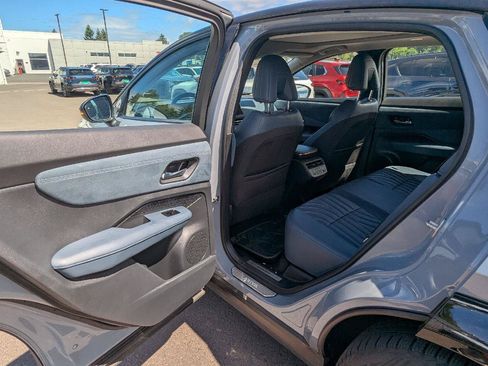 Used 2023 Nissan Ariya AWD/4WD image 11