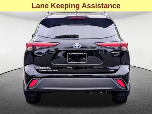 Certified 2024 Toyota Highlander XLE AWD/4WD image 7