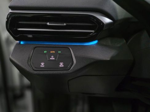 Used 2023 Volkswagen ID.4 2WD image 27