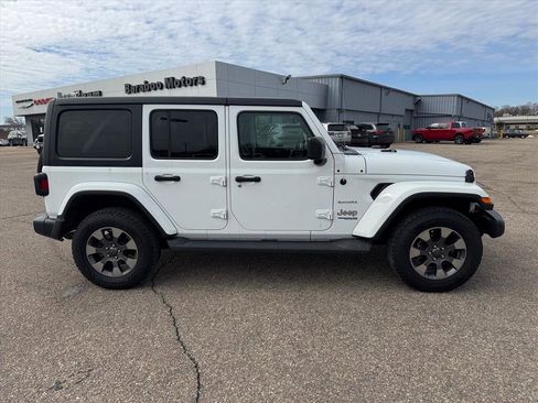 Used 2019 Jeep Wrangler Unlimited Sahara w/ Dual Top Group AWD/4WD image 2