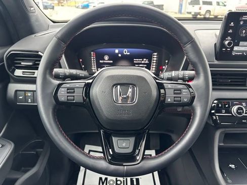 Used 2025 Honda Pilot Black Edition image 11