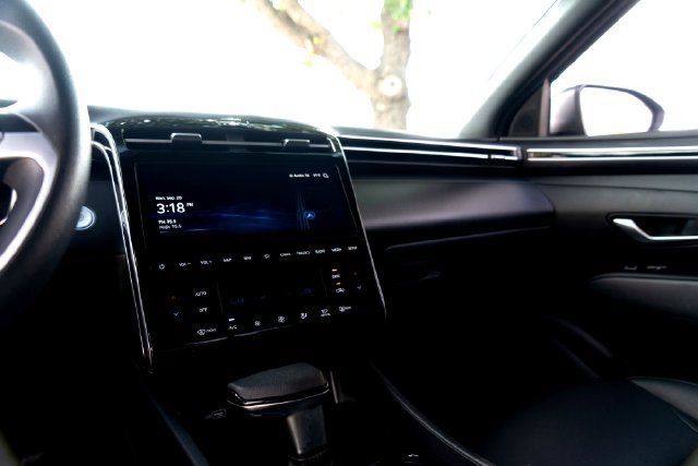 Used 2024 Hyundai Santa Cruz Night AWD/4WD image 15