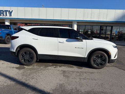 Used 2022 Chevrolet Blazer LT image 3