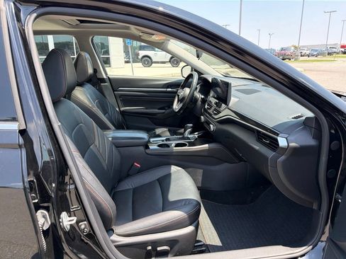 Used 2023 Nissan Altima 2.5 SR w/ SR Premium Package AWD/4WD image 21