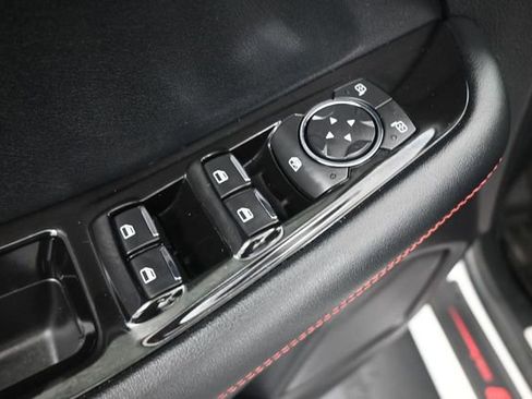 Used 2020 Ford Edge ST-Line FWD image 13