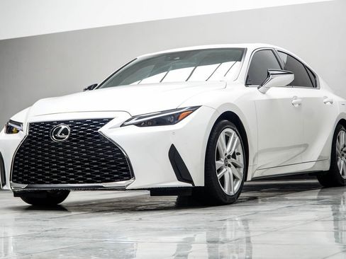 Used 2023 Lexus IS 300 w/ Comfort Package RWD image 8
