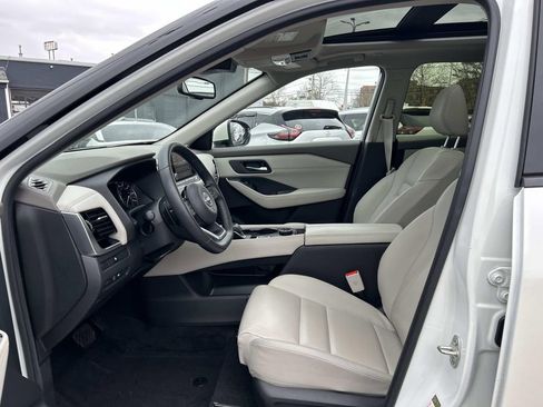 Used 2023 Nissan Rogue SL image 11