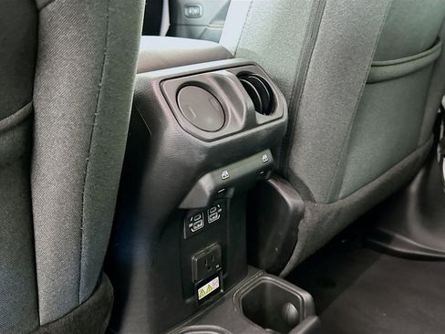 Used 2025 Jeep Wrangler Unlimited Sahara AWD/4WD image 25