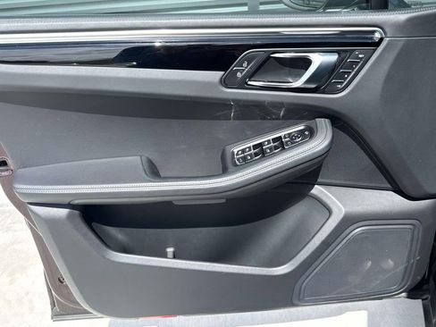 Used 2023 Porsche Macan Turbo image 20