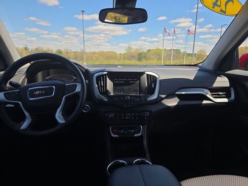 Used 2024 GMC Terrain SLE w/ Driver Convenience Package AWD/4WD image 13