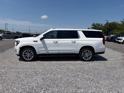Used 2023 GMC Yukon XL Denali AWD/4WD image 5