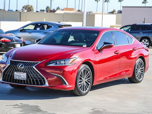 Used 2024 Lexus ES 300h w/ Premium Package FWD image 3