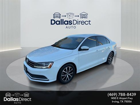 Used 2017 Volkswagen Jetta Wolfsburg Edition image 2