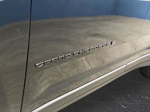 New 2025 Jeep Grand Cherokee Limited w/ Luxury Tech Group II AWD/4WD image 39