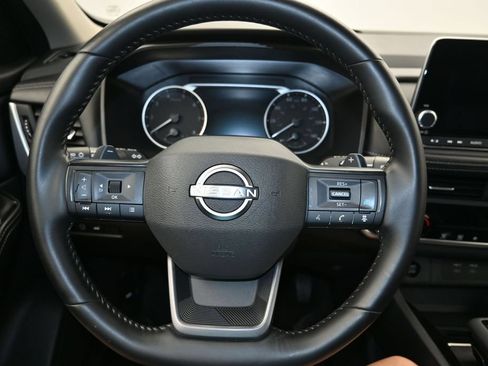Used 2026 Nissan Rogue SV FWD image 13