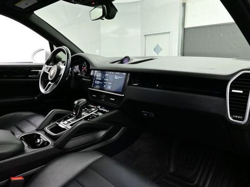 Certified 2020 Porsche Cayenne AWD/4WD image 17